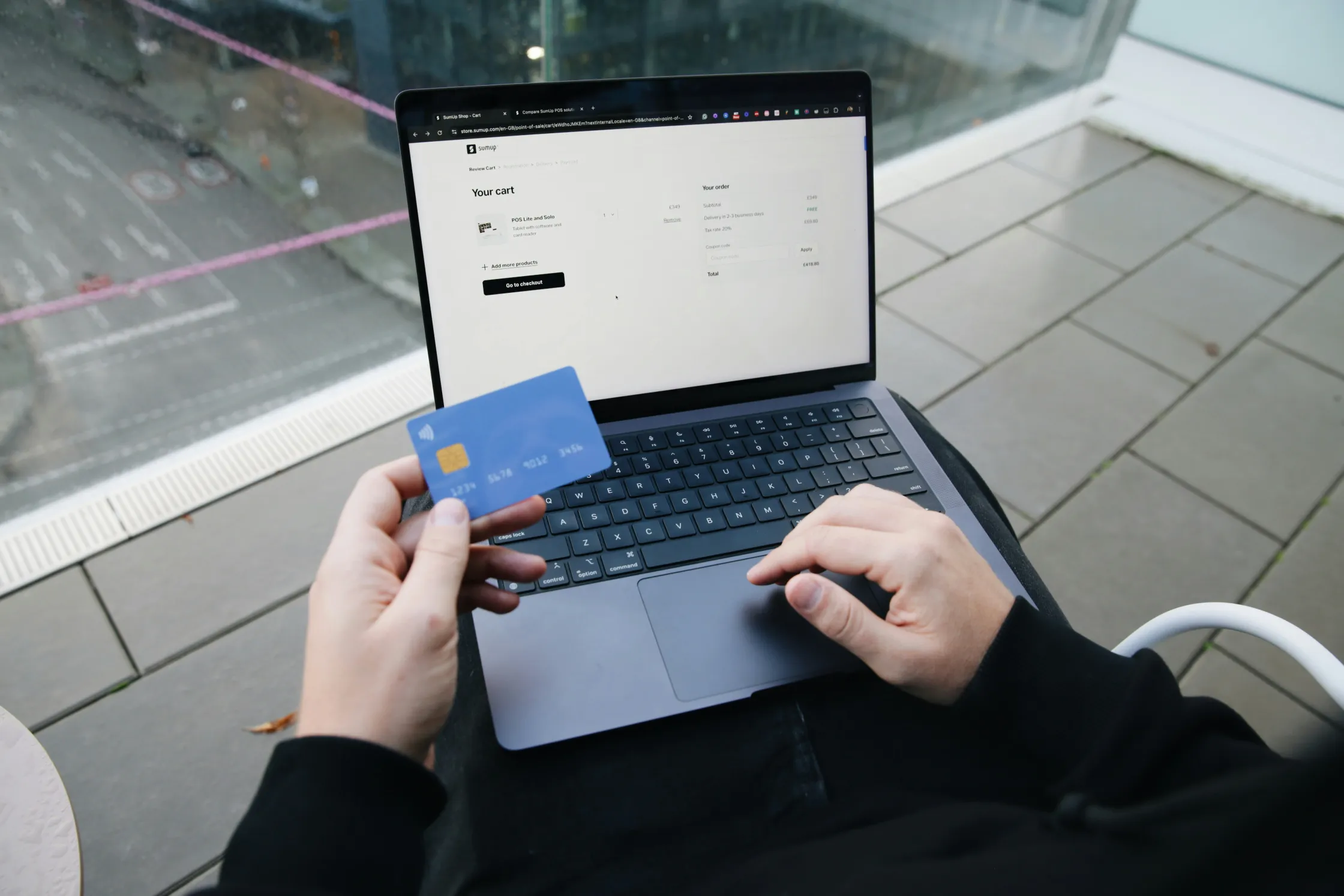 ¿Cómo puedo implementar pagos seguros en mi tienda online?