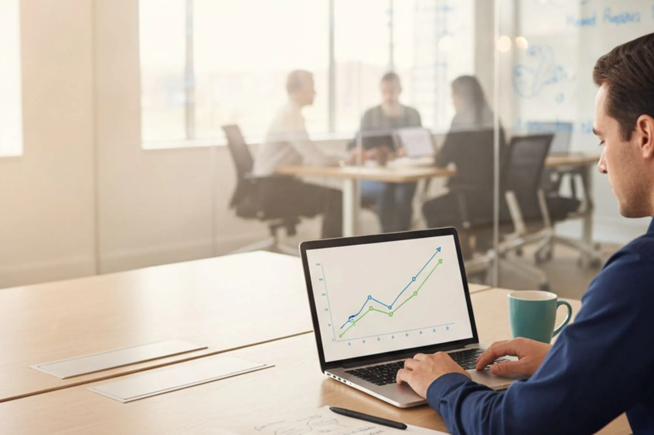 Cómo crear una estrategia de email marketing automatizado con segmentación avanzada para tu negocio